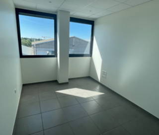 Bureau privé 11 m² 2 postes Location bureau Rue des Aulnes Champagne-au-Mont-d'Or 69410 - photo 1